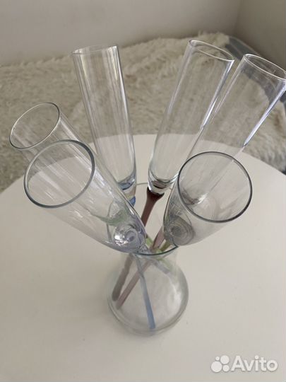 Бокалы в вазе