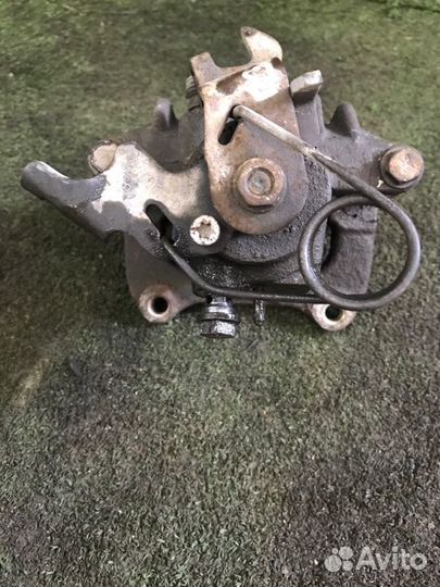 Суппорт задний правый Audi A6 C5 AGA