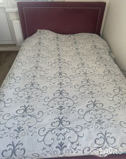 Кровать двухспальная