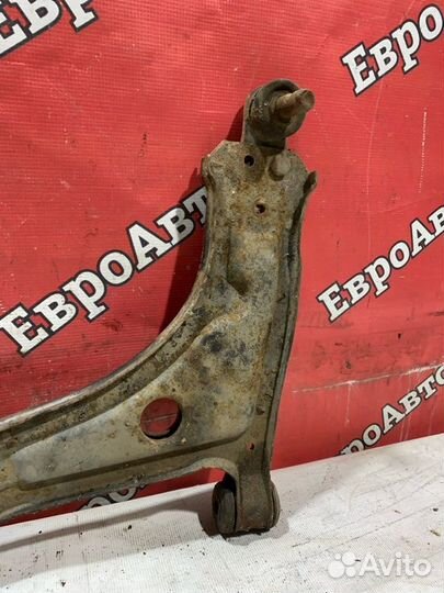 Рычаг подвески нижний передний правый Chevrolet