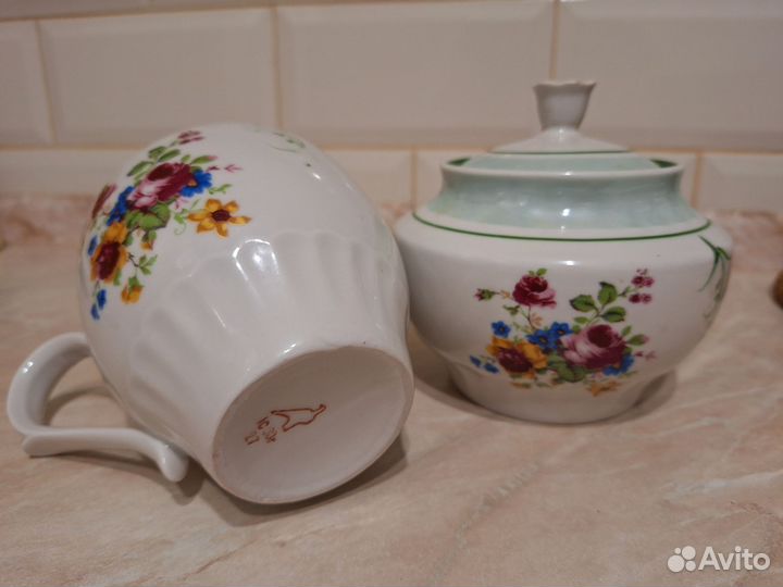 Сахарница и молочник