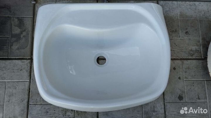 Раковина в ванную бу