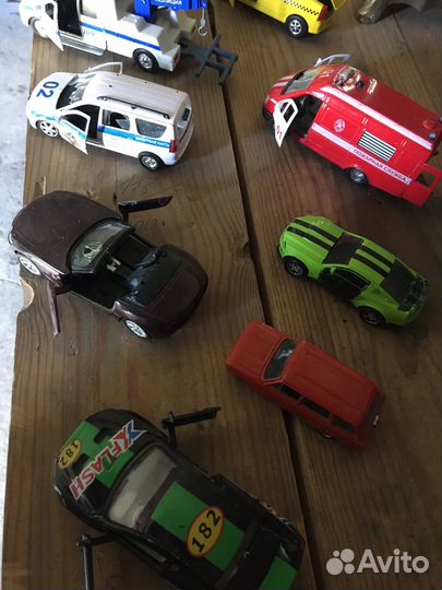 Игрушечные машинки