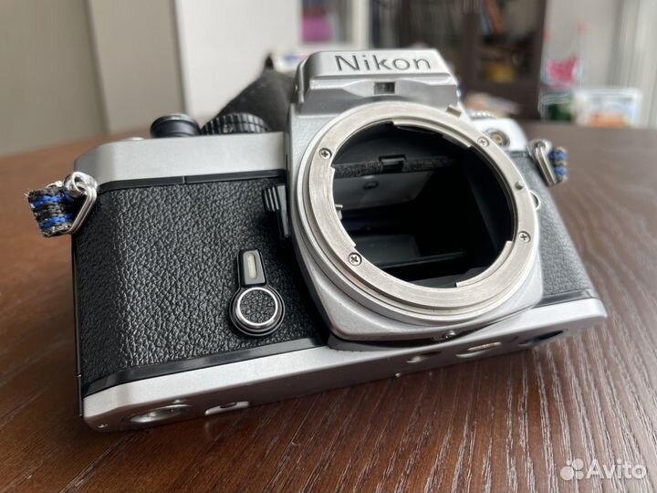 Плёночный фотоаппарат Nikon FE