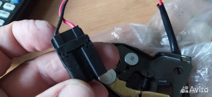 Замок крышки багажника nissan