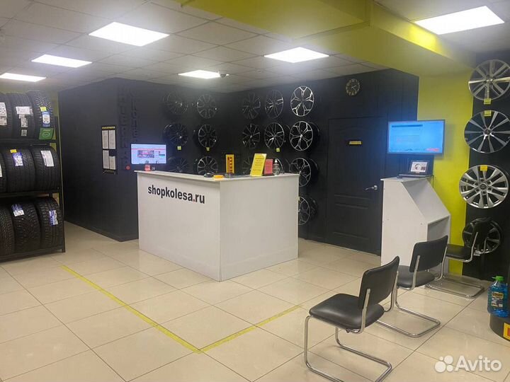 Nokian Tyres Hakkapeliitta 10p SUV 215/65 R16