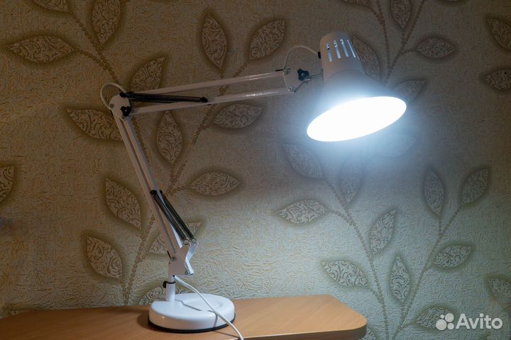 Лампа настольная