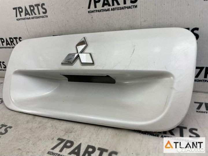 Накладка 5-й двери mitsubishi dion