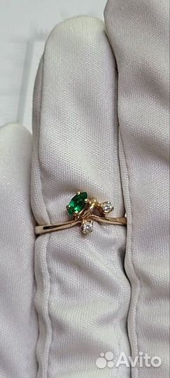 Золотое кольцо с камнем 0р