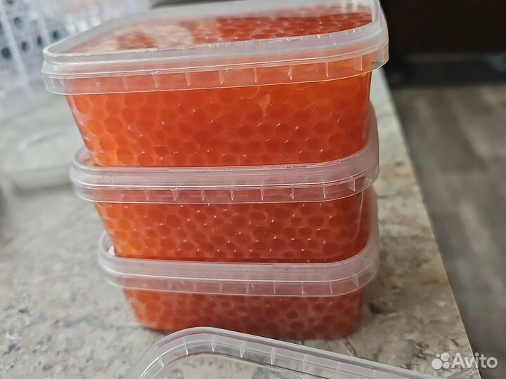 Красная икра кижуча