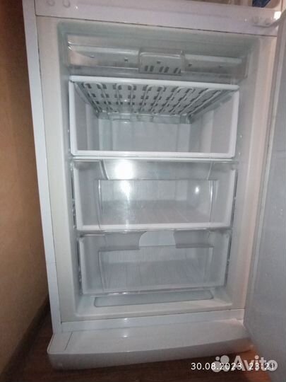 Холодильник indesit SB200