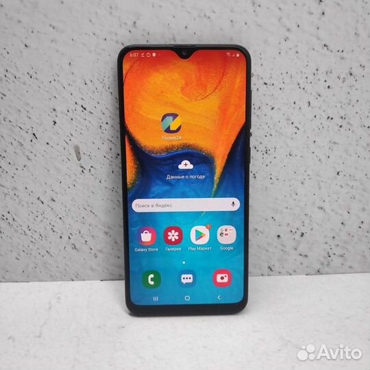 Samsung Galaxy A20, 3/32 ГБ