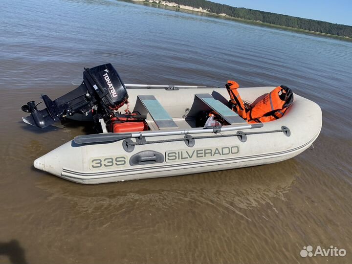 Продам лодку с мотором