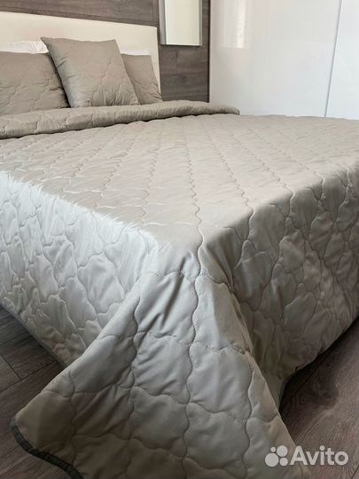 Покрывало стеганое двустрорннее 210*240