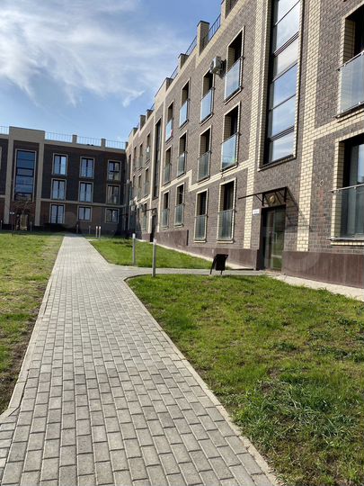 4-к. квартира, 107,6 м², 1/3 эт.