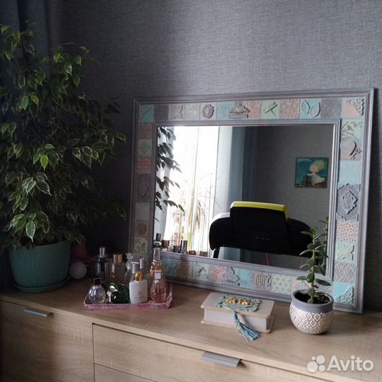 Зеркало в раме (ручная работа)