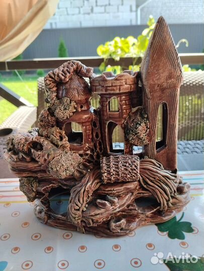 Замок для аквариума