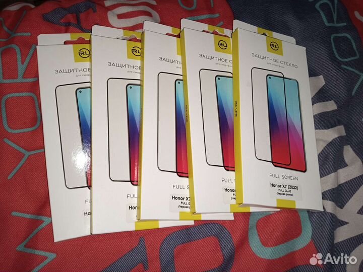 Защитные стекла на смартфон