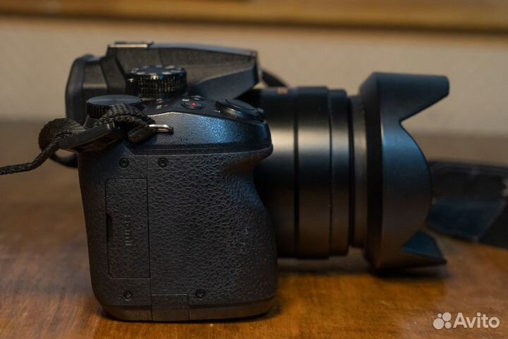 Цифровой фотоаппарат Panasonic Lumix DMC-FZ300