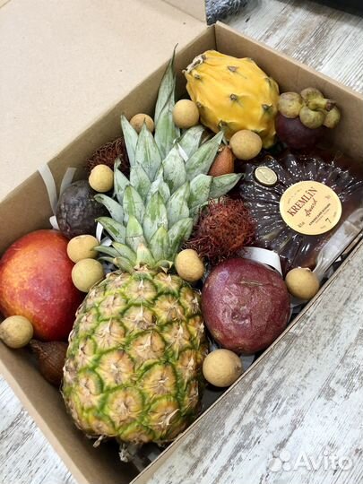 Подарочный набор с экзотическими фруктами