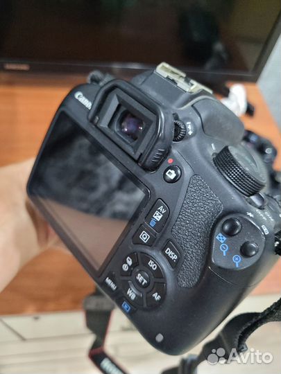 Продам зеркальный фотоаппарат,в отличном состоянии