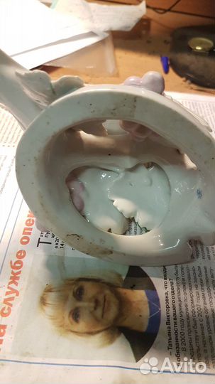 Фарфоровая фигурка птицы с ягодами Германия