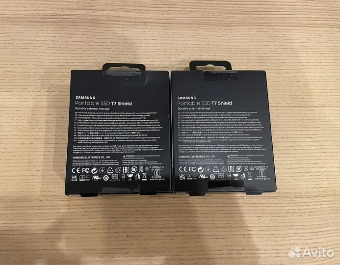 Samsung portable SSD T7 shield 2TB новый