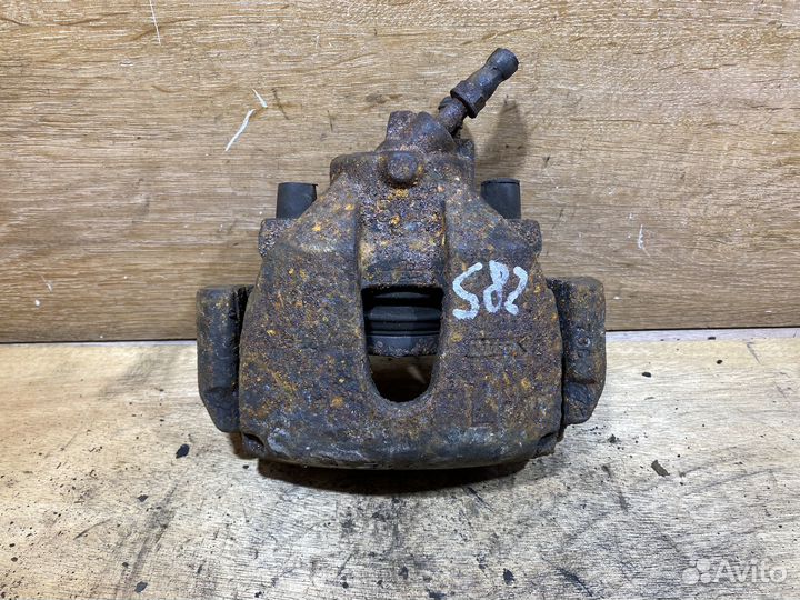 Суппорт передний левый Ford Focus 2 S82