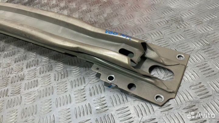 Усилитель бампера передний Volvo V60 FW48