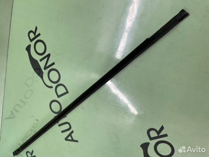 Молдинг двери хромированный задний правый
