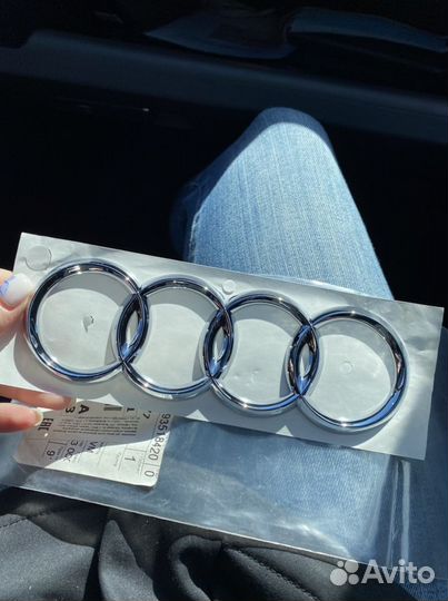 Оригинальная Эмблема audi