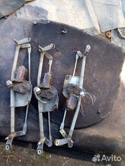 Трапеция стеклоочистителя от Тойота Авенсис 1