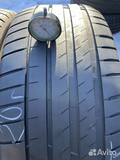 Michelin Pilot Sport 4 235/45 R18
