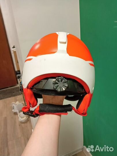 Горнолыжный шлем