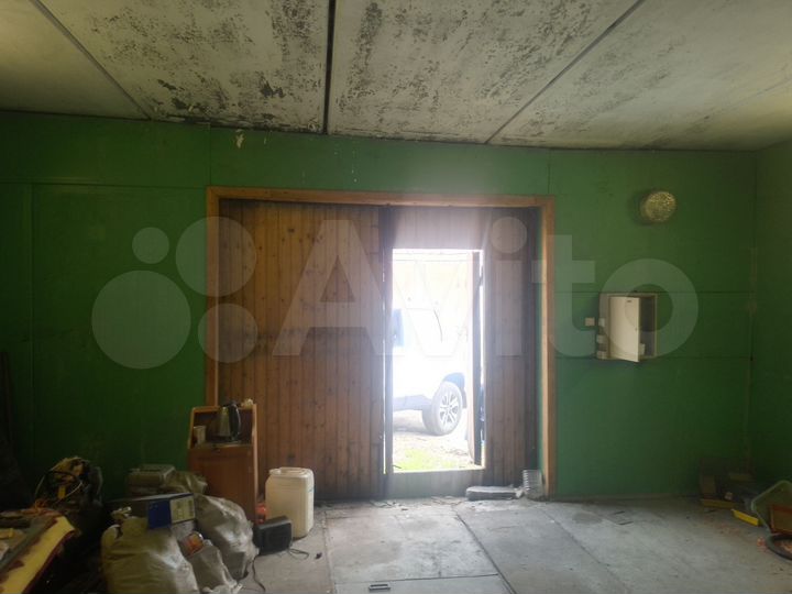 Гараж, > 30 м²