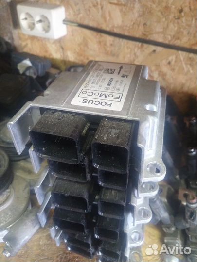 Блок управления подушками Ford Focus 2