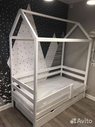 Кроватка домик высокий борт для малыша из натураль