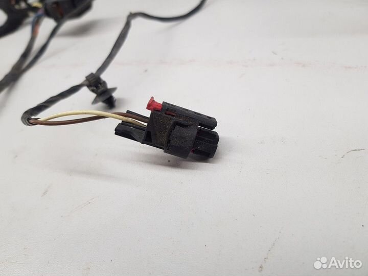 Электропроводка двери передняя левая