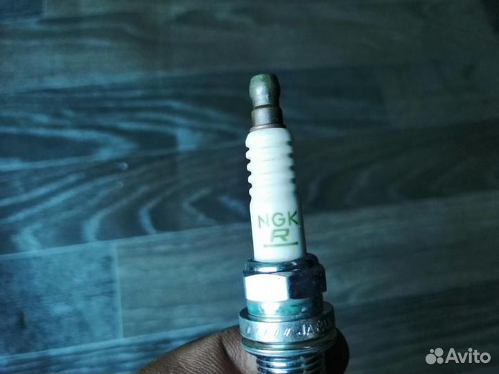 Свеча зажигания оригинал Nissan Almera 1.5 - 1.8L