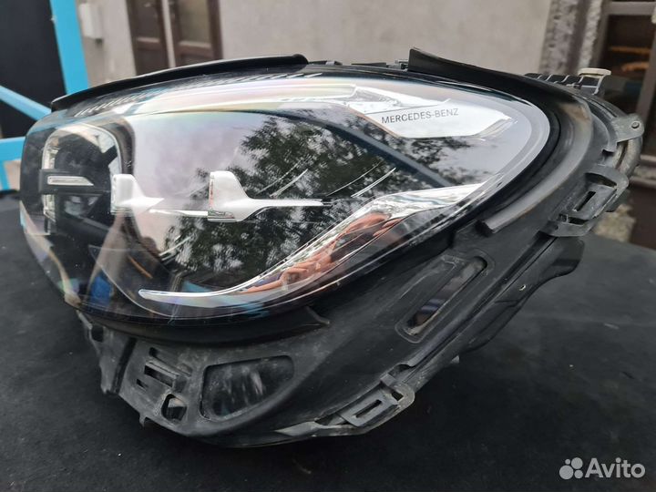 Левая фара Mercedes W213 рест