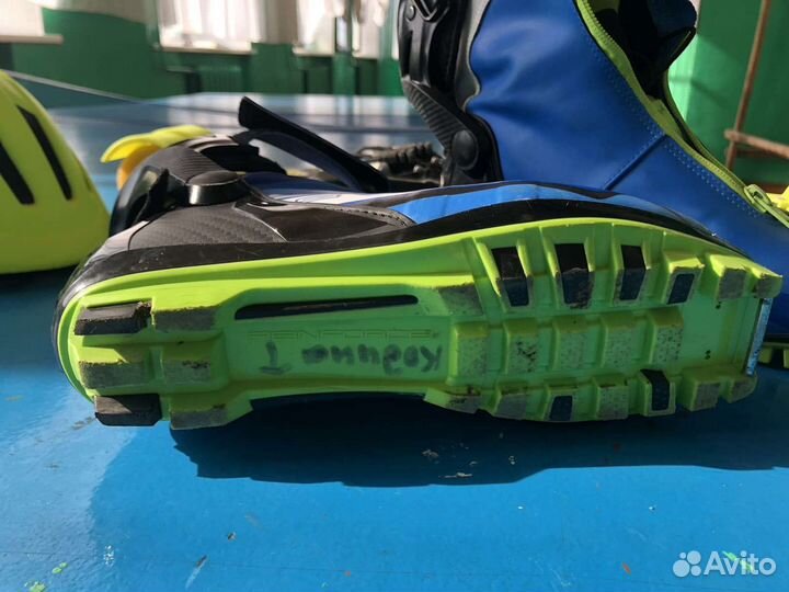 Лыжные ботинки