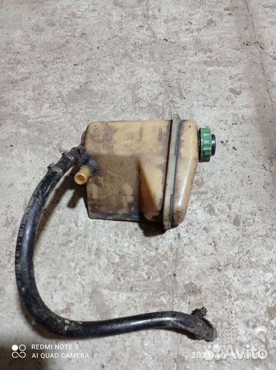 Бачок гур Ауди А8 Д2