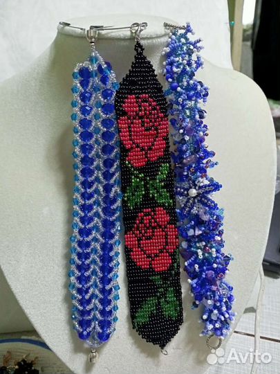 Браслет из бисера и бусин