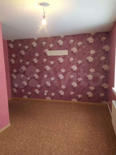 3-к. квартира, 70 м², 1/3 эт.