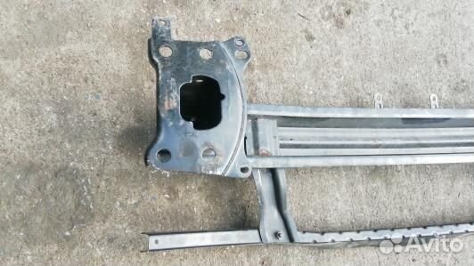 Усилитель бампера передний (кронштейн) volkswagen