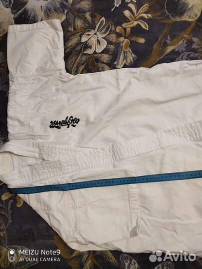 Кимоно для каратэ/дзюдо