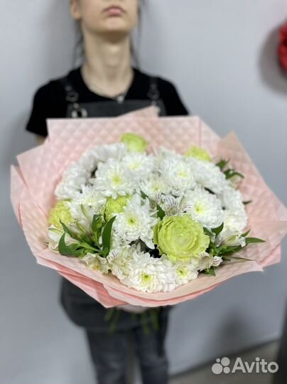 Букет из кустовой хризантемы, розы, альстромерии