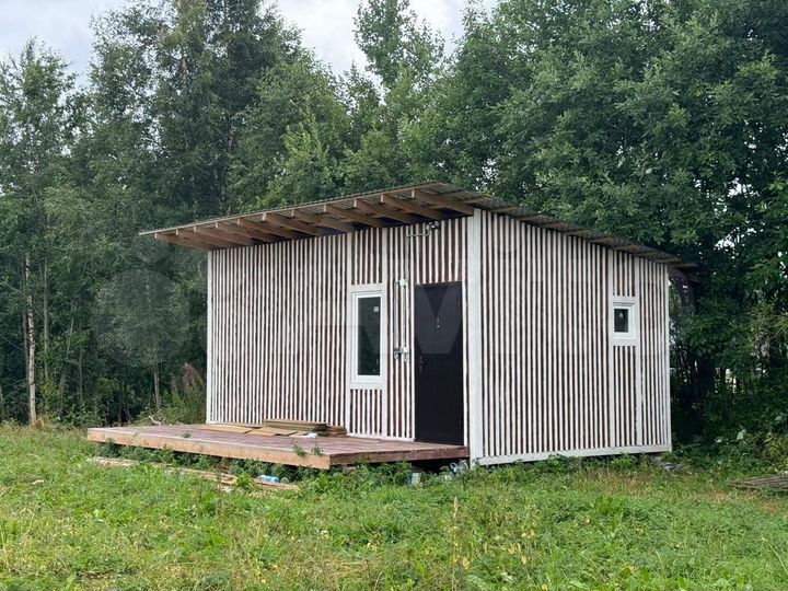 Дом 26 м² на участке 6 сот.