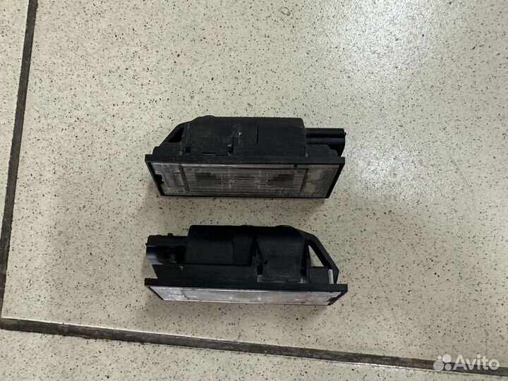 Фонарь плафон подсветки номера Рено Клио 4 Clio 4