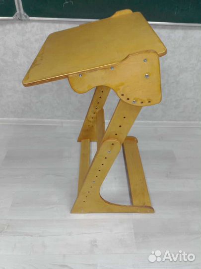 Растущая парта для школьника или дошкольника